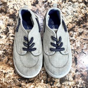Carters size 11 boat shoes tan good condition canvas